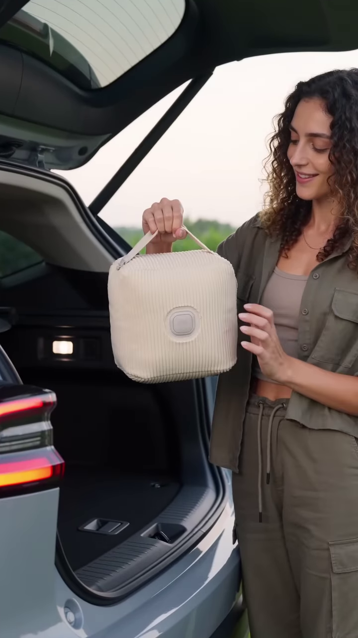 Portable Inflatable Corduroy Lounger with Integrated Air Pump