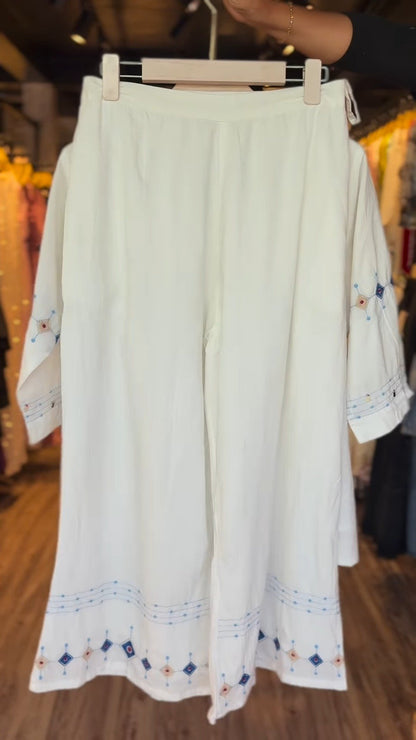 Ivory Embellished Cotton Kurta Set with Intricate Threadwork