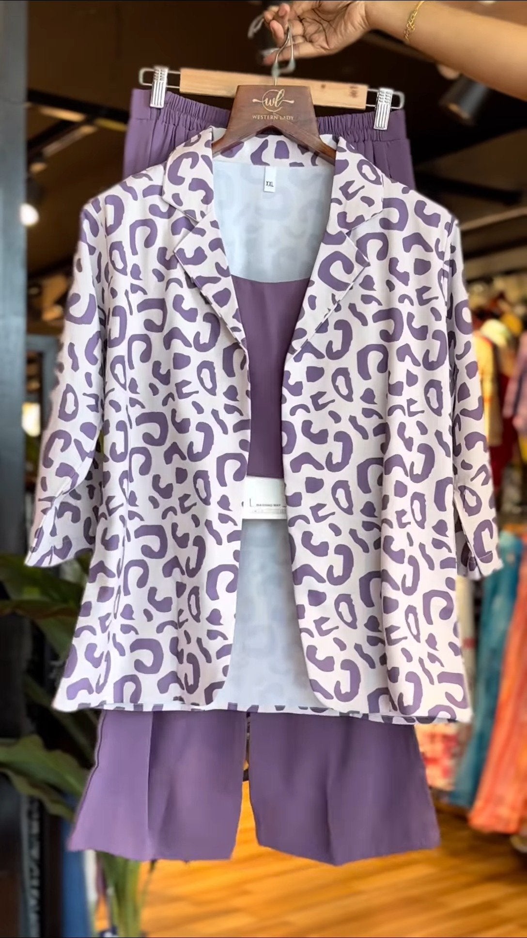 Contemporary Chic Co-ord Set with Animal Print Blazer – Mauve Essence