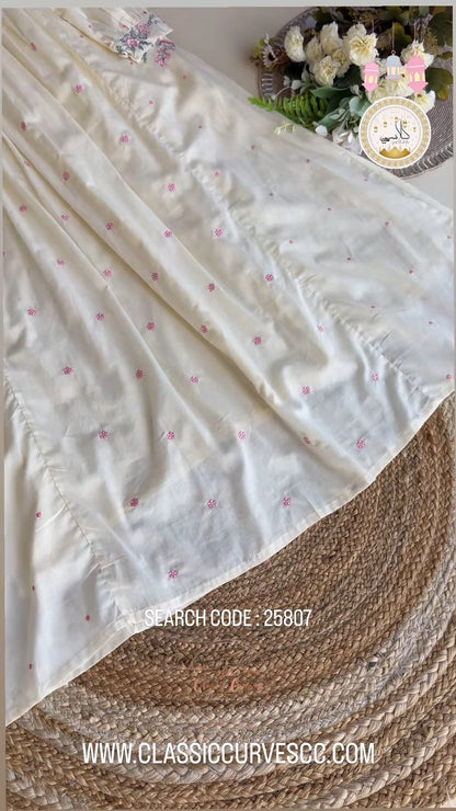Floral Embroidered Pleated Kurta Set with Scalloped Dupatta – Available in Cream & Pastel Pink