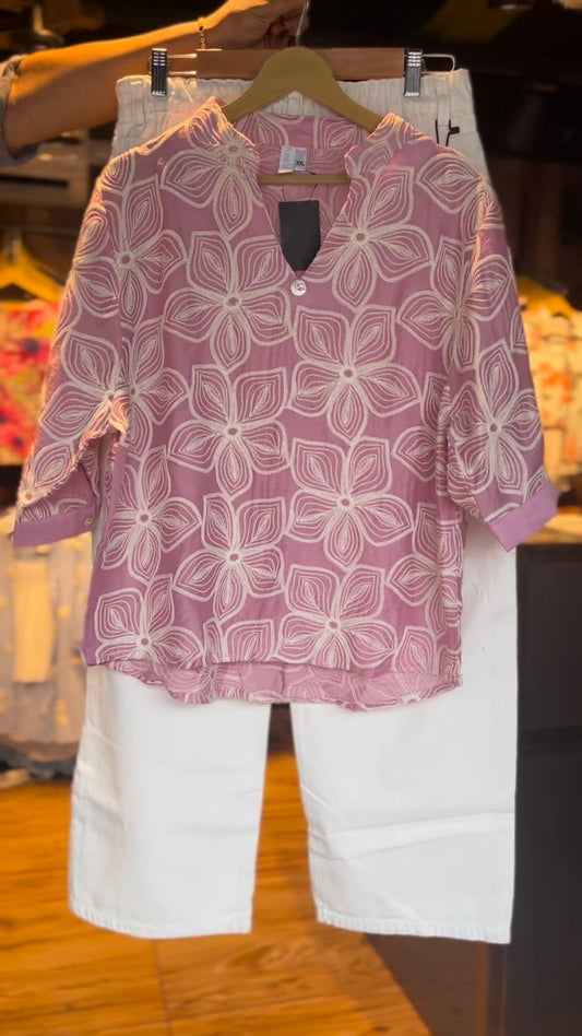 Floral Embroidered Mauve Kurta Set with White Trousers