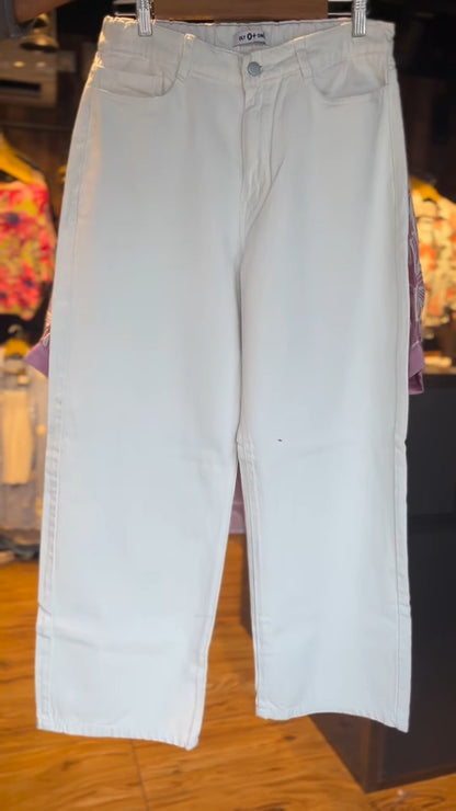 Floral Embroidered Mauve Kurta Set with White Trousers