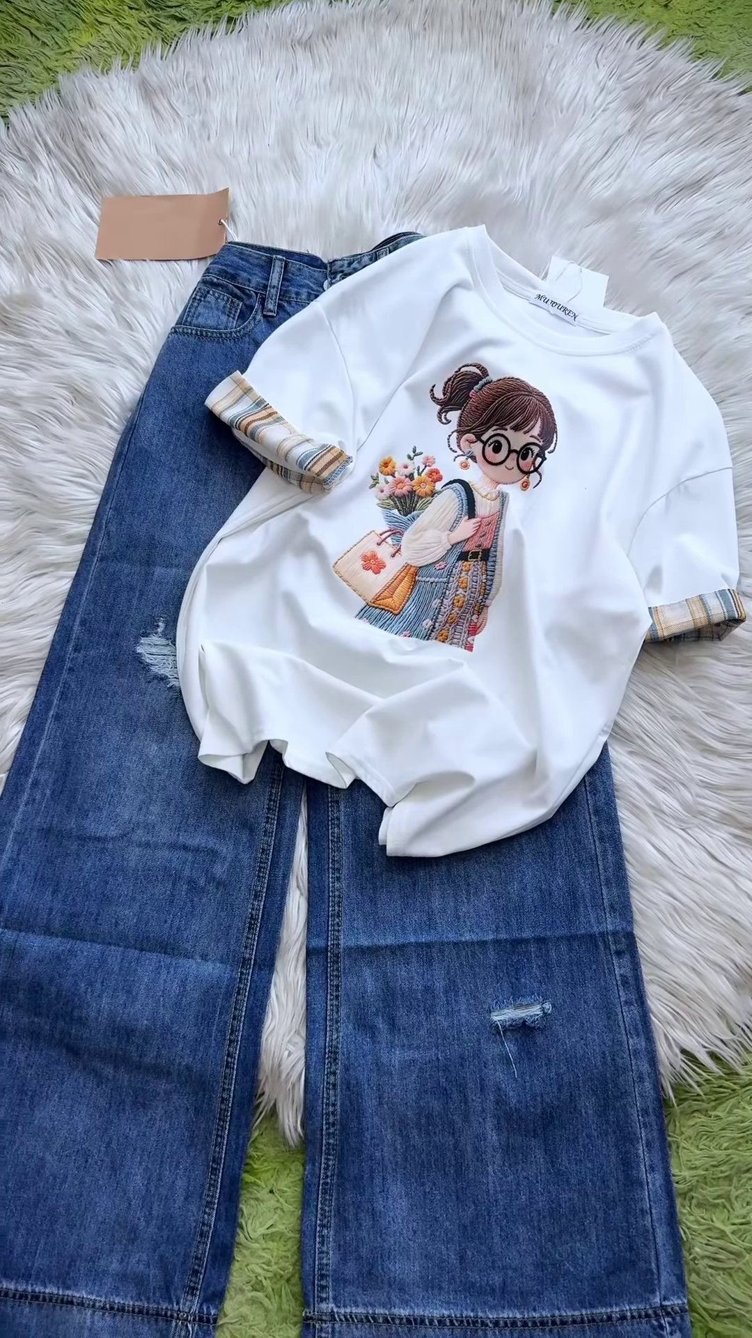 Embroidered Girl-Graphic Crew-Neck T-Shirt Collection