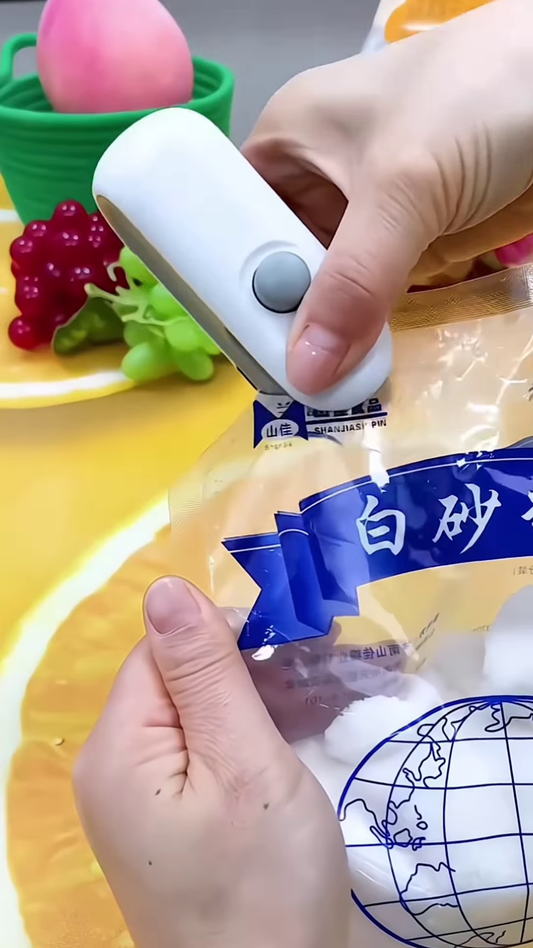 Portable Mini Heat Sealer – Reseal Bags in Seconds for Freshness On-the-Go