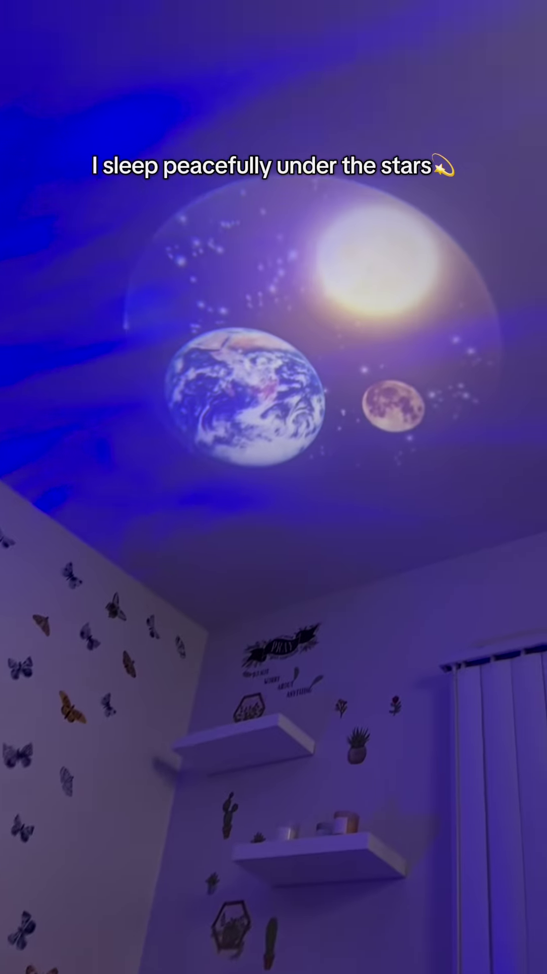 Mini Portable Pattern Projector Lamp – Decorative Night Light with Interchangeable Slides